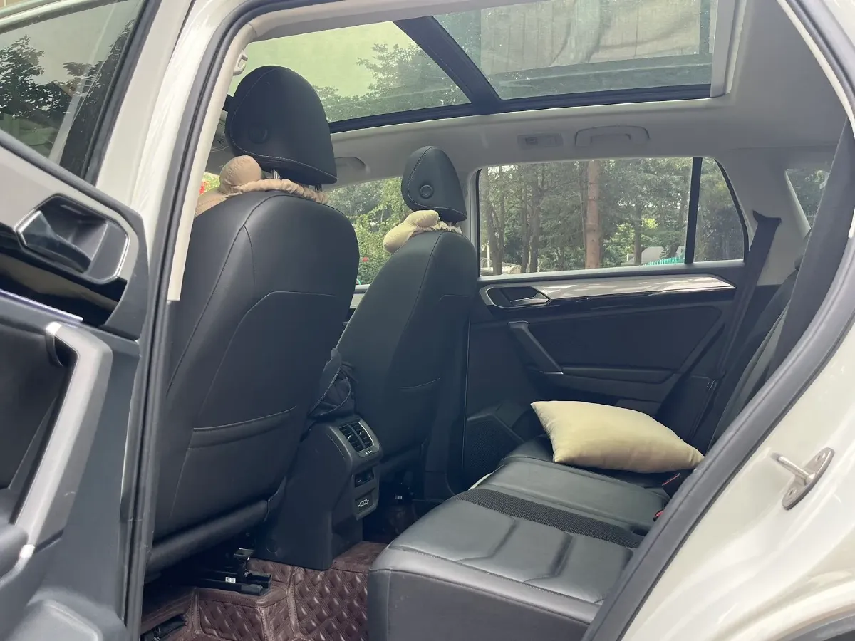 2019 Jeep Cherokee 2.0T 234HP L4 9AT,autocango,china used car exporter,china ev exporter,chinese used car exporter,chinese used ev exporter