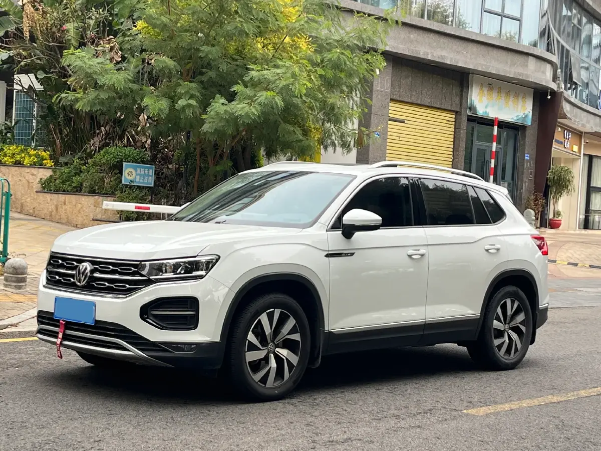 2019 Jeep Cherokee 2.0T 234HP L4 9AT