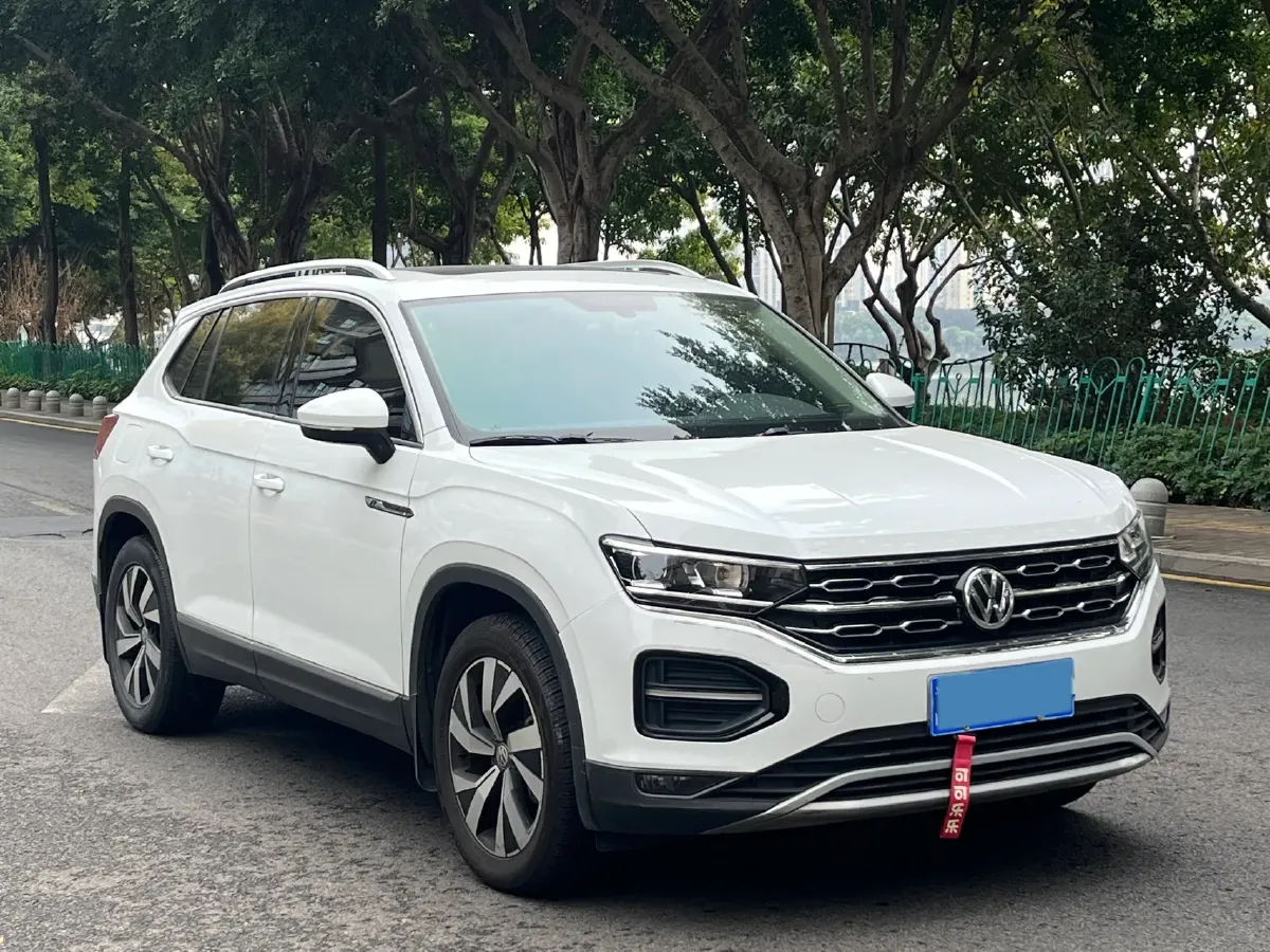 2019 Jeep Cherokee 2.0T 234HP L4 9AT,autocango,china used car exporter,china ev exporter,chinese used car exporter,chinese used ev exporter