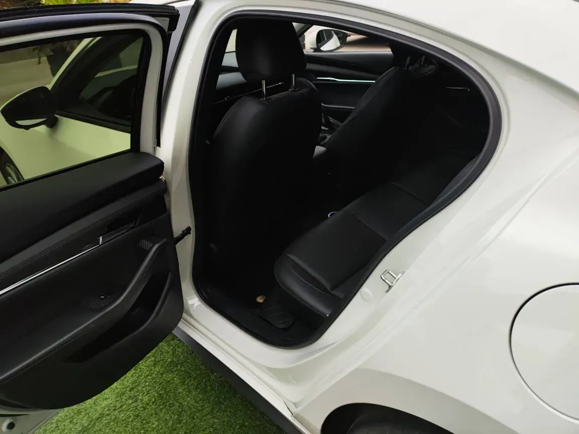 2022 Mazda 3 Axela 2.0L 158HP L4 6AT,autocango,china used car exporter,china ev exporter,chinese used car exporter,chinese used ev exporter