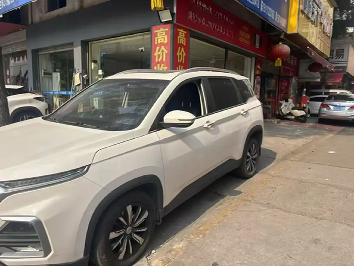 2018 BaoJun 530 1.5T 150HP L4 6DCT,autocango,china used car exporter,china ev exporter,chinese used car exporter,chinese used ev exporter