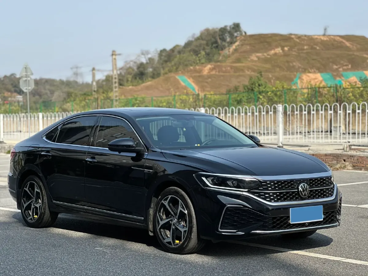 2024 Volkswagen Passat 2.0T 186HP L4 7DCT,autocango,china used car exporter,china ev exporter,chinese used car exporter,chinese used ev exporter