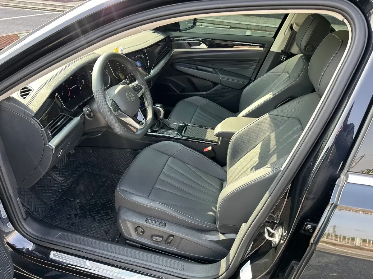 2024 Volkswagen Passat 2.0T 186HP L4 7DCT,autocango,china used car exporter,china ev exporter,chinese used car exporter,chinese used ev exporter