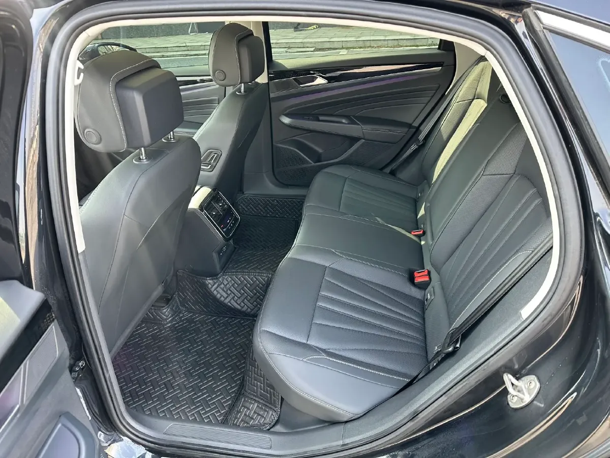 2024 Volkswagen Passat 2.0T 186HP L4 7DCT,autocango,china used car exporter,china ev exporter,chinese used car exporter,chinese used ev exporter