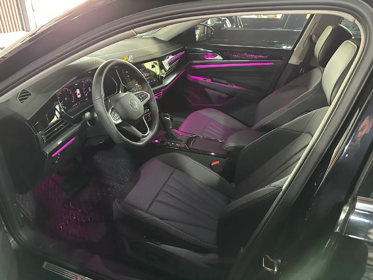 2024 Volkswagen Passat 2.0T 186HP L4 7DCT,autocango,china used car exporter,china ev exporter,chinese used car exporter,chinese used ev exporter