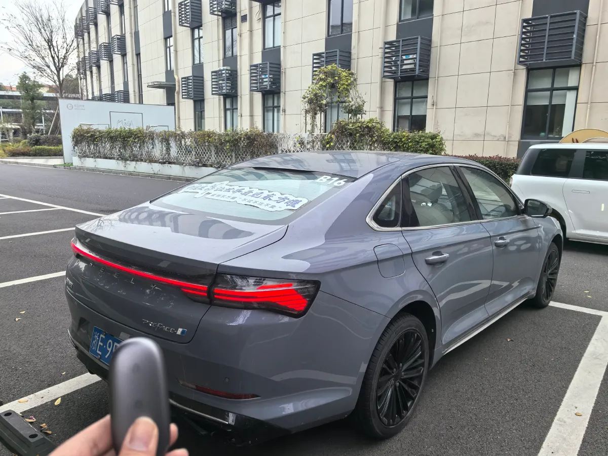 2024 Geely Preface 1.5T 163HP L4 3DHT Hybrid,autocango,china used car exporter,china ev exporter,chinese used car exporter,chinese used ev exporter