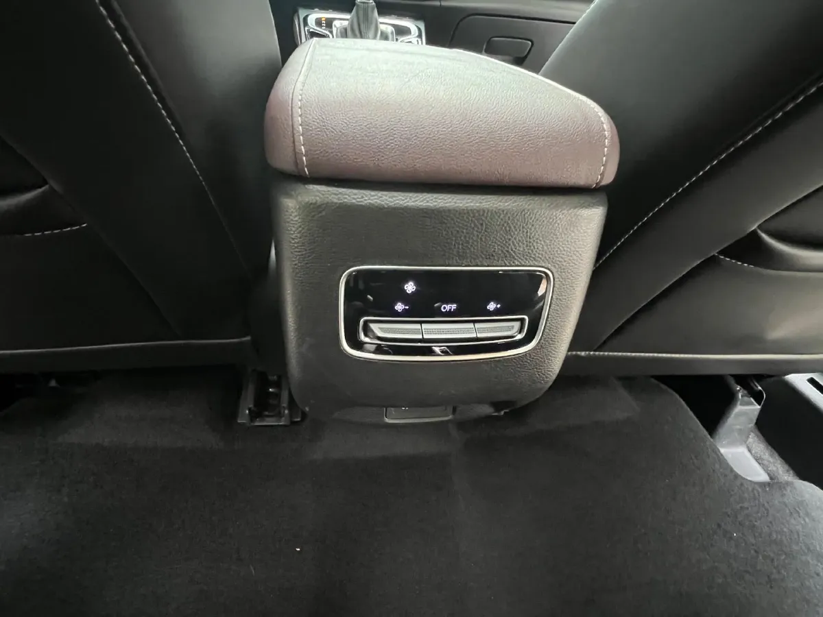 2021 GAC Trumpchi M6 1.5T 169HP L4 7DCT,autocango,china used car exporter,china ev exporter,chinese used car exporter,chinese used ev exporter