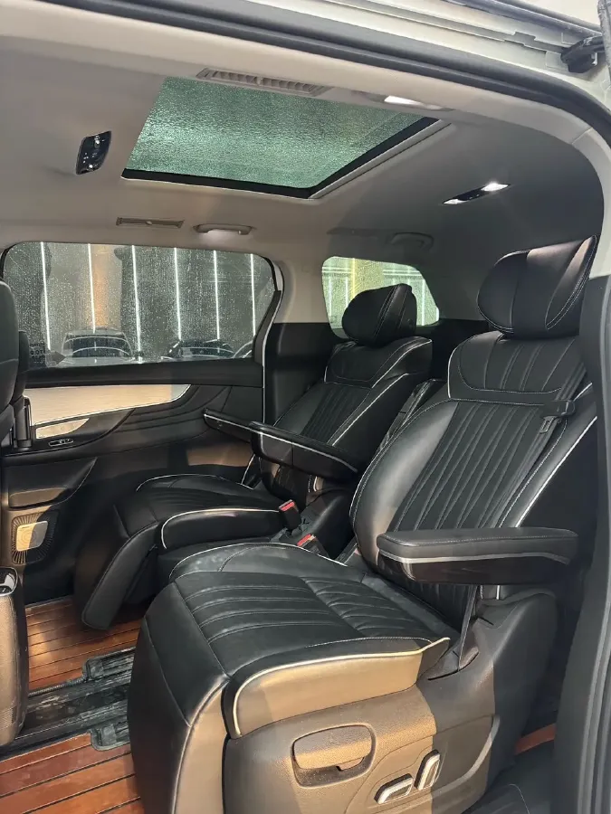 2021 Roewe iMAX8 2.0T 234HP L4 8AT,autocango,china used car exporter,china ev exporter,chinese used car exporter,chinese used ev exporter