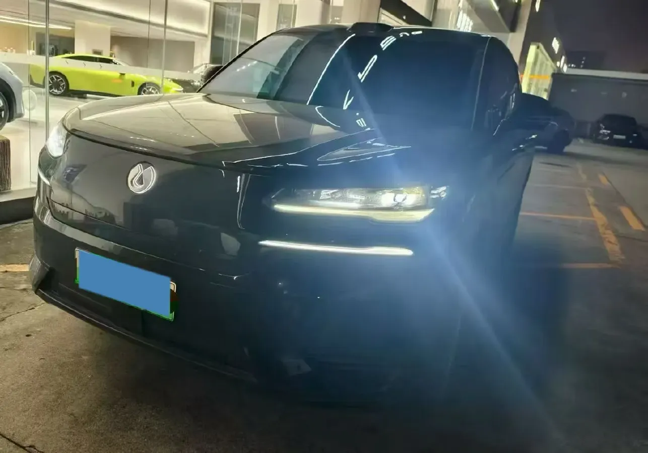 2025 Denza DenzaN9 2.0T 207HP L4 E-CVT PHEV,autocango,china used car exporter,china ev exporter,chinese used car exporter,chinese used ev exporter