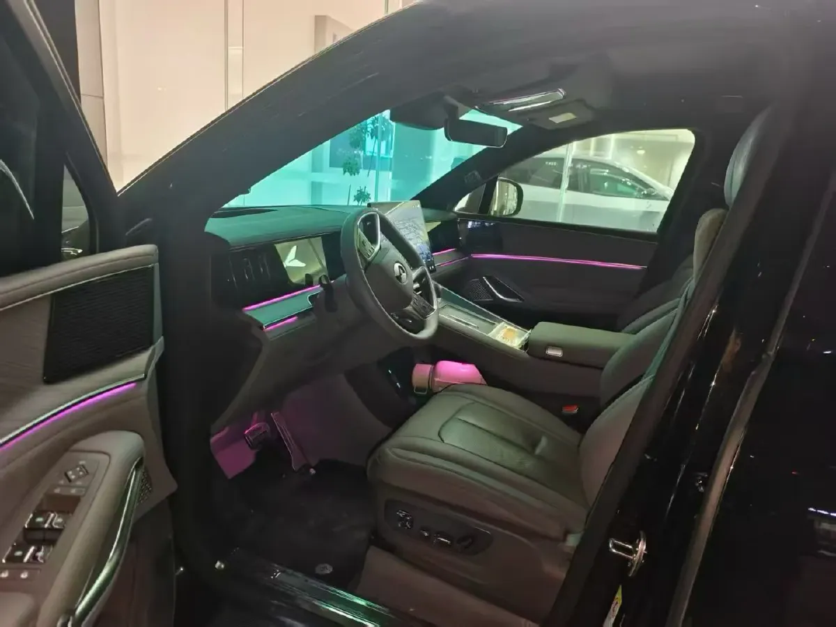 2025 Denza DenzaN9 2.0T 207HP L4 E-CVT PHEV,autocango,china used car exporter,china ev exporter,chinese used car exporter,chinese used ev exporter