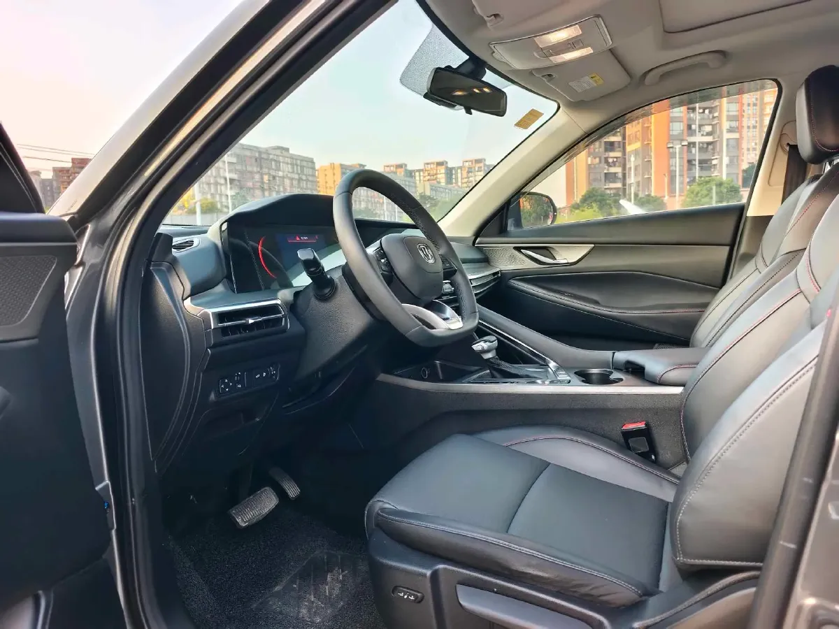 2021 ChangAn CS35 Plus 1.4T 160HP L4 7DCT,autocango,china used car exporter,china ev exporter,chinese used car exporter,chinese used ev exporter