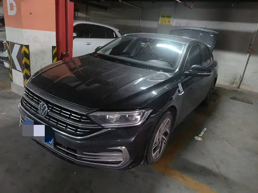 2023 Volkswagen Sagitar 1.5T 160HP L4 7DCT