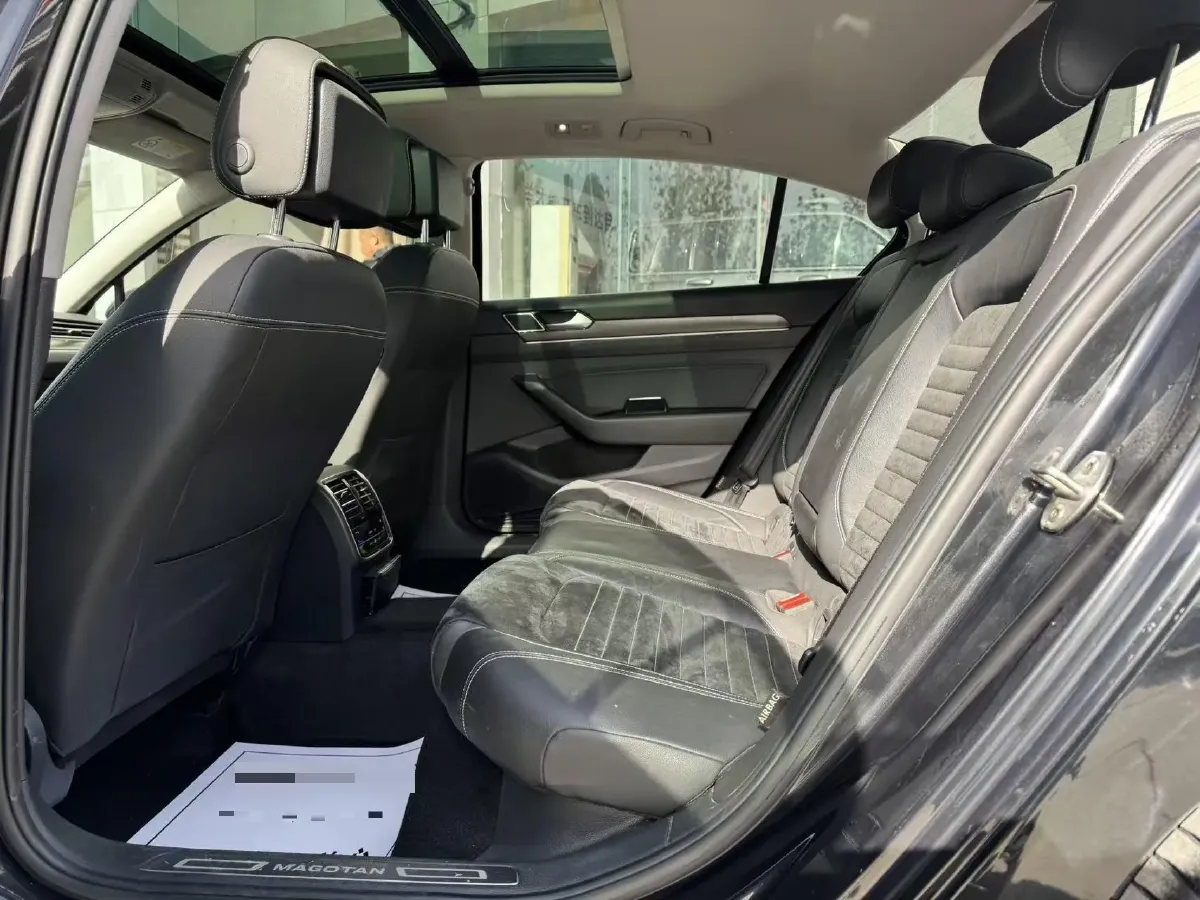 2020 Volkswagen Magotan 2.0T 186HP L4 7DCT,autocango,china used car exporter,china ev exporter,chinese used car exporter,chinese used ev exporter