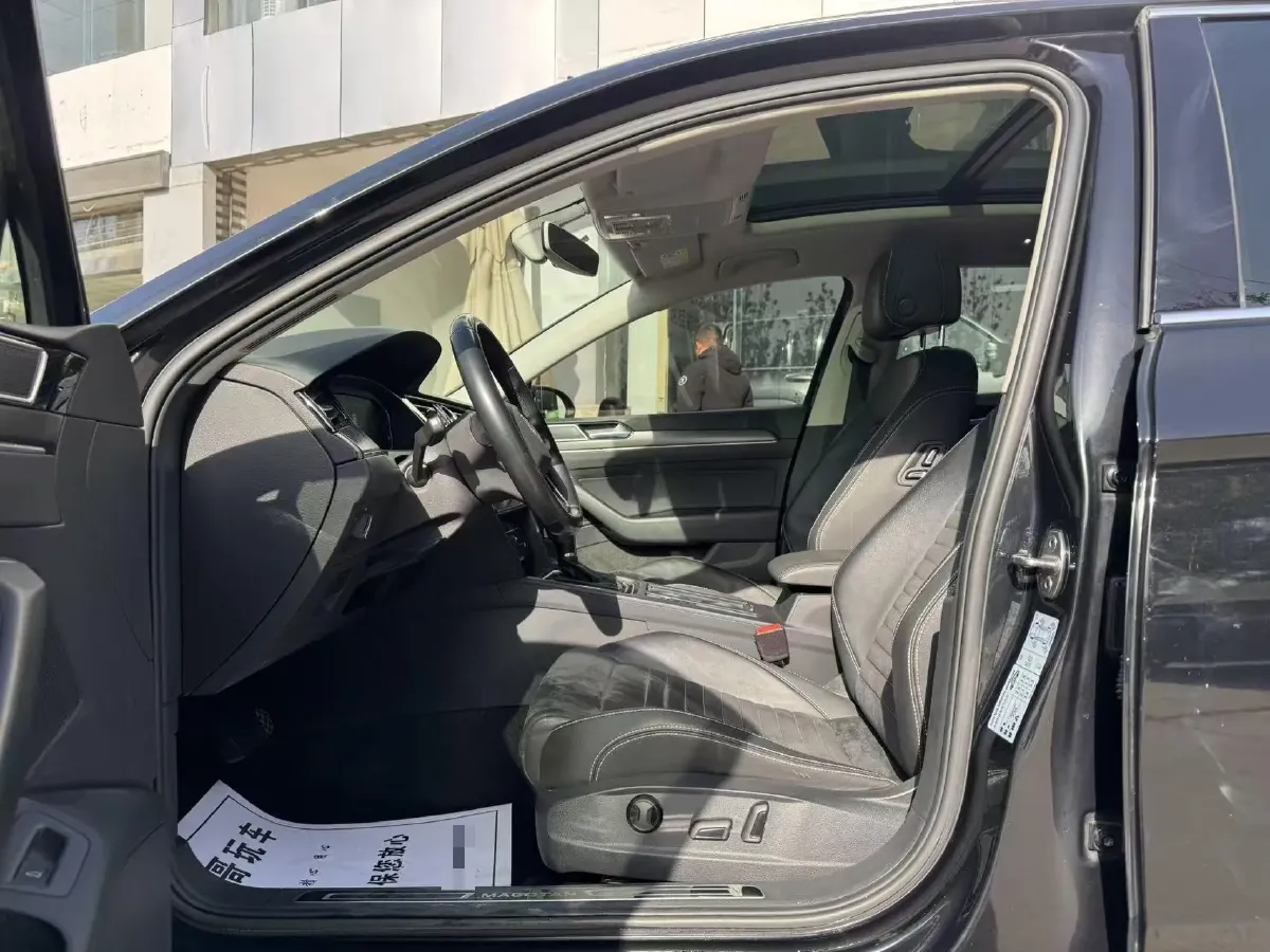 2020 Volkswagen Magotan 2.0T 186HP L4 7DCT,autocango,china used car exporter,china ev exporter,chinese used car exporter,chinese used ev exporter