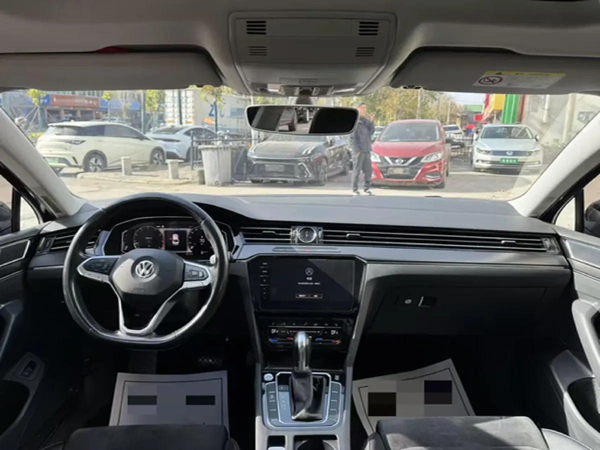 2020 Volkswagen Magotan 2.0T 186HP L4 7DCT,autocango,china used car exporter,china ev exporter,chinese used car exporter,chinese used ev exporter