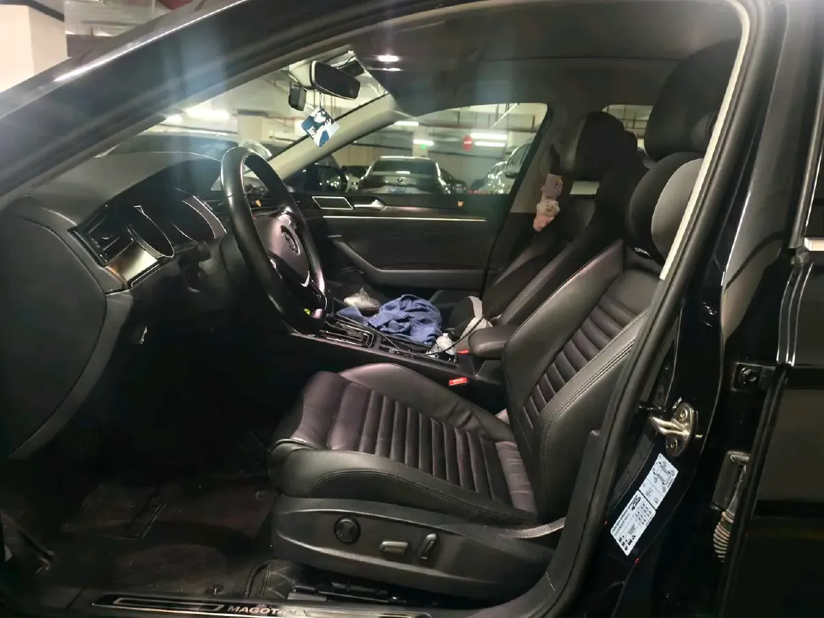 2019 Volkswagen Magotan 2.0T 186HP L4 7DCT,autocango,china used car exporter,china ev exporter,chinese used car exporter,chinese used ev exporter