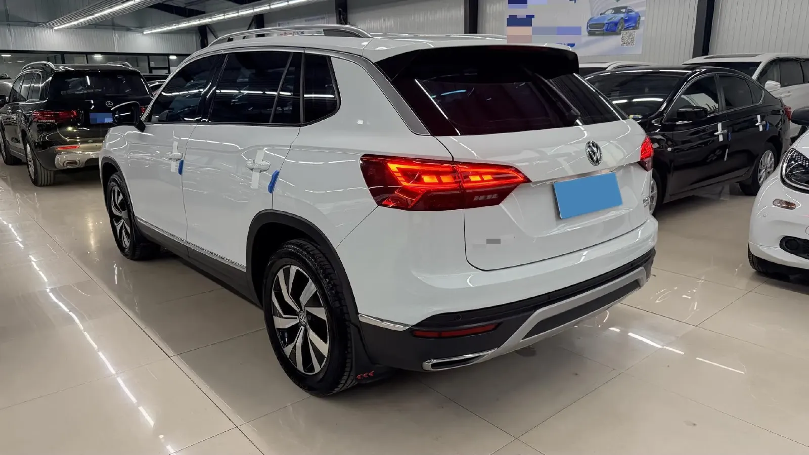 2019 Jeep Cherokee 2.0T 234HP L4 9AT,autocango,china used car exporter,china ev exporter,chinese used car exporter,chinese used ev exporter