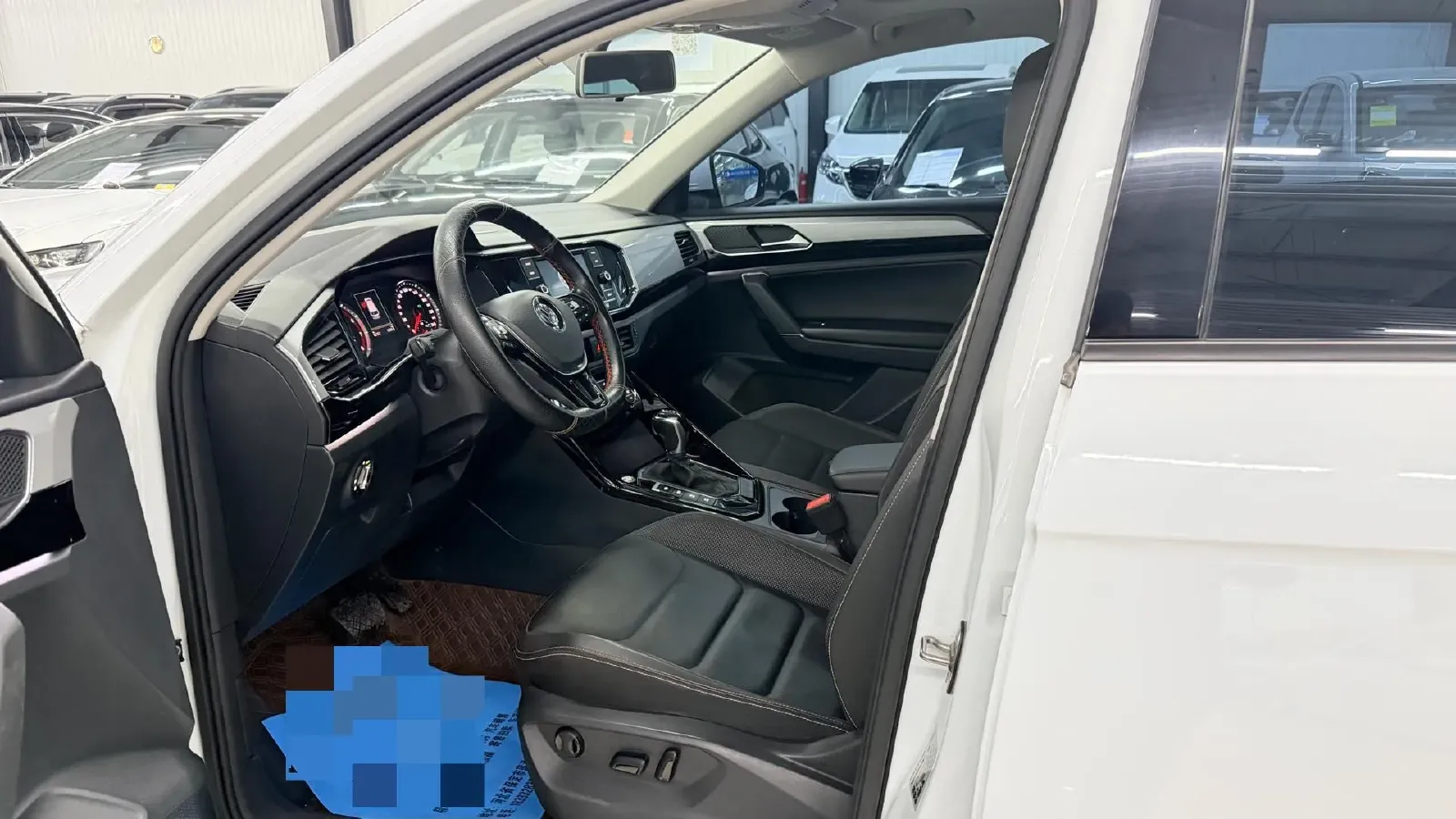 2019 Jeep Cherokee 2.0T 234HP L4 9AT,autocango,china used car exporter,china ev exporter,chinese used car exporter,chinese used ev exporter