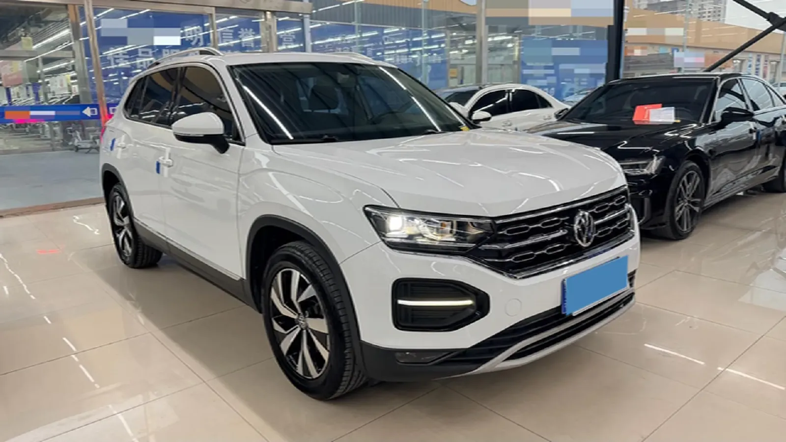 2019 Jeep Cherokee 2.0T 234HP L4 9AT,autocango,china used car exporter,china ev exporter,chinese used car exporter,chinese used ev exporter