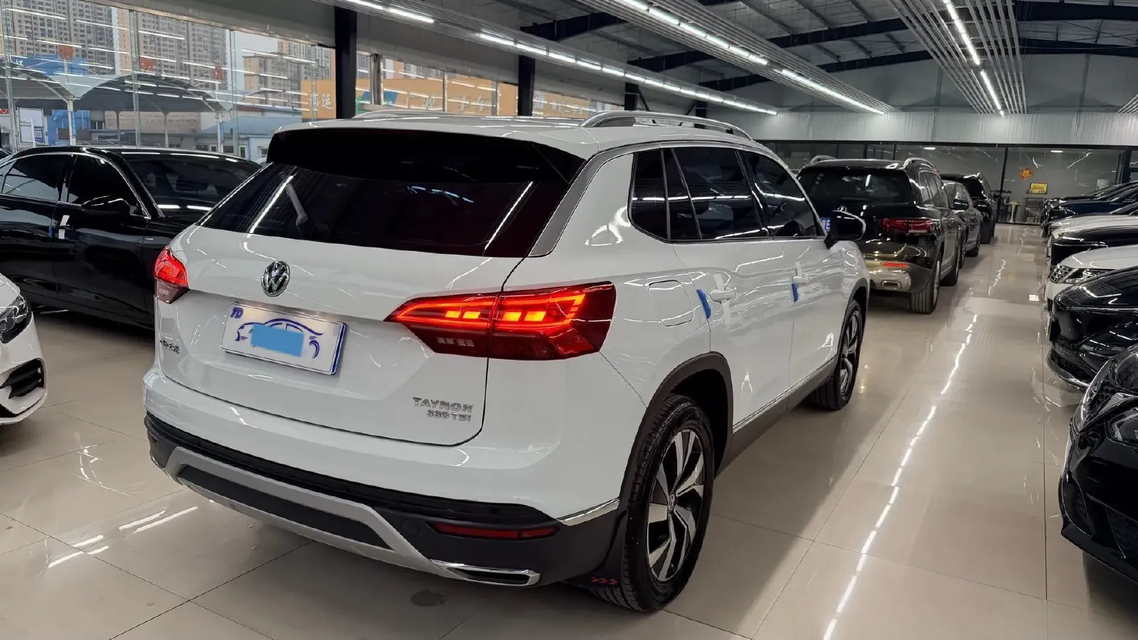 2019 Jeep Cherokee 2.0T 234HP L4 9AT,autocango,china used car exporter,china ev exporter,chinese used car exporter,chinese used ev exporter