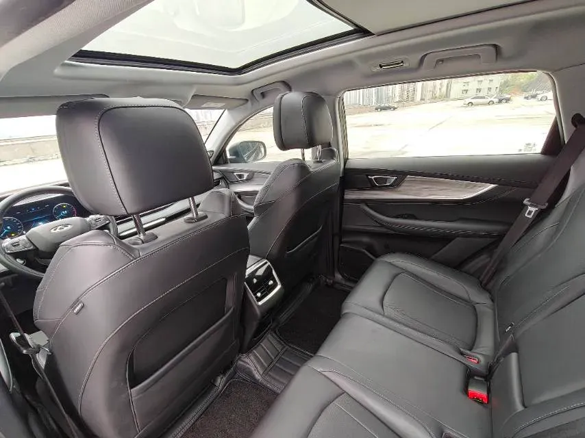 2022 Chery Tiggo 8 Plus 1.6T 197HP L4 7DCT,autocango,china used car exporter,china ev exporter,chinese used car exporter,chinese used ev exporter