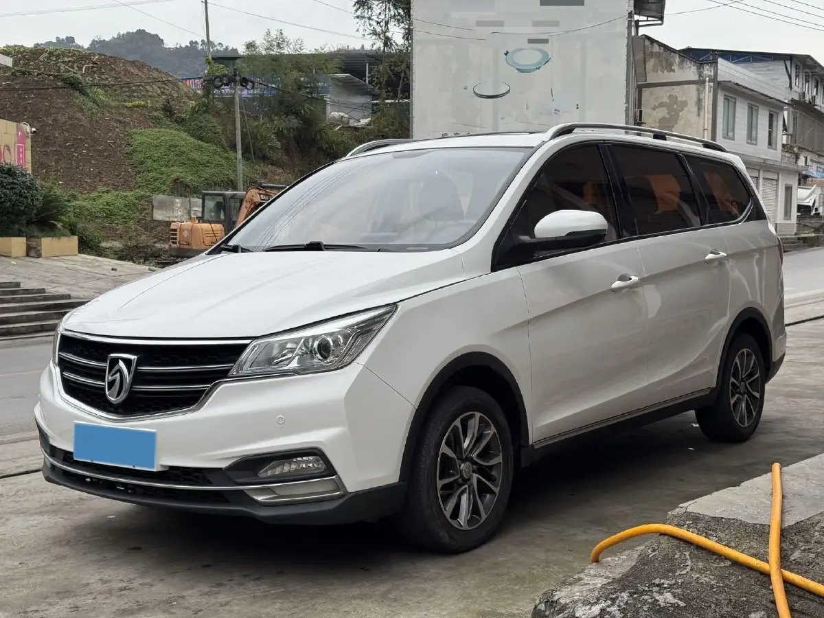 2017 BaoJun 730 1.5T 150HP L4 6MT