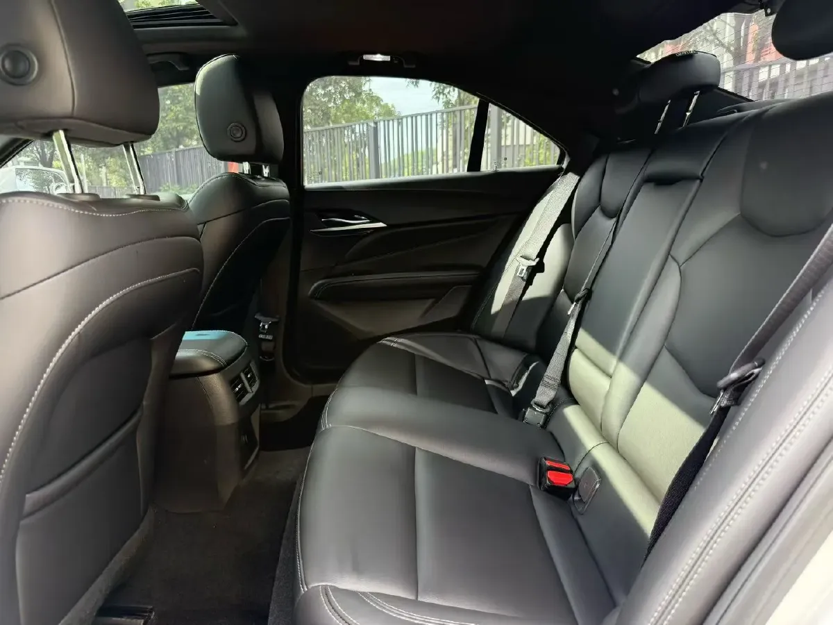 2021 Cadillac CT4 2.0T 237HP L4 8AT,autocango,china used car exporter,china ev exporter,chinese used car exporter,chinese used ev exporter