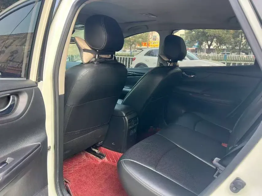 2021 Nissan Tiida 1.6L 122HP L4 CVT,autocango,china used car exporter,china ev exporter,chinese used car exporter,chinese used ev exporter