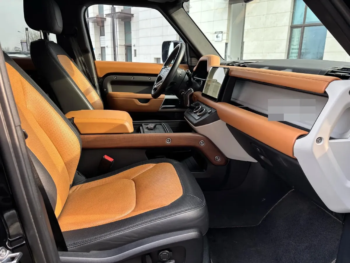 2024 Land Rover Defender 3.0T 400HP L6 8AT,autocango,china used car exporter,china ev exporter,chinese used car exporter,chinese used ev exporter