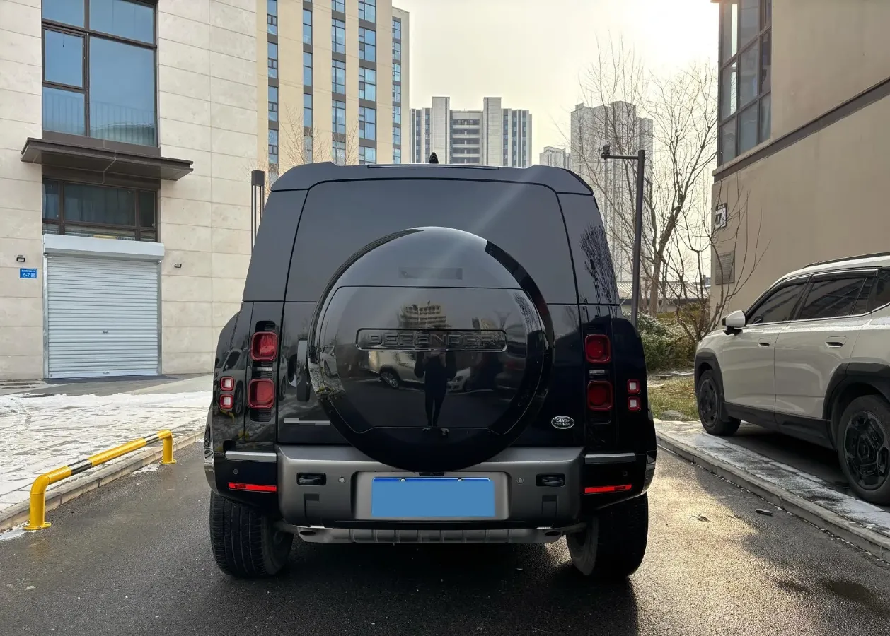2024 Land Rover Defender 3.0T 400HP L6 8AT,autocango,china used car exporter,china ev exporter,chinese used car exporter,chinese used ev exporter