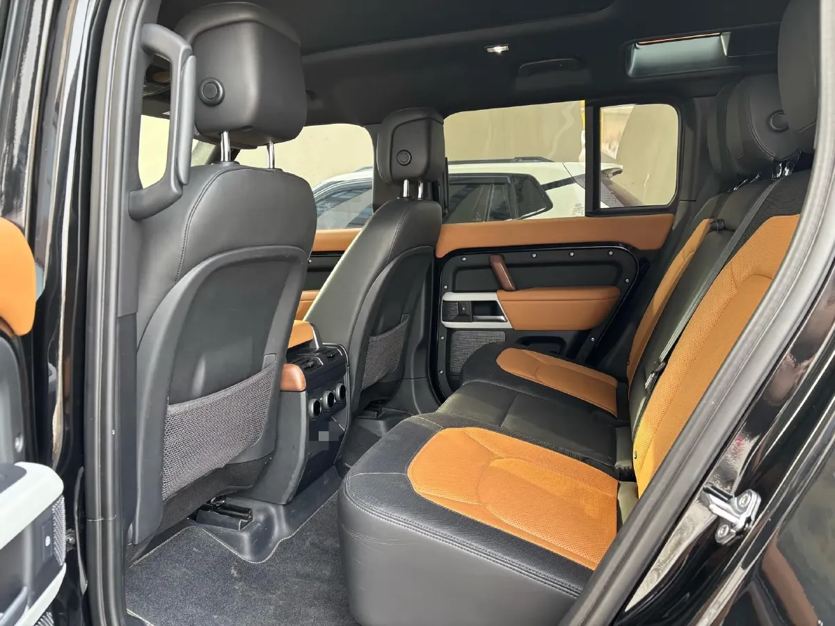 2024 Land Rover Defender 3.0T 400HP L6 8AT,autocango,china used car exporter,china ev exporter,chinese used car exporter,chinese used ev exporter