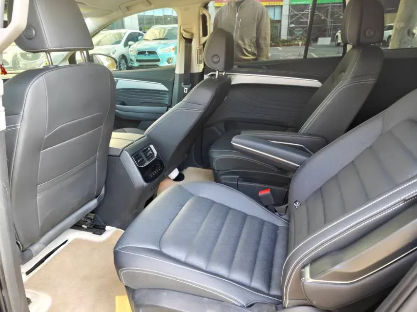 2024 Volkswagen Talagon 2.0T 220HP L4 7DCT,autocango,china used car exporter,china ev exporter,chinese used car exporter,chinese used ev exporter