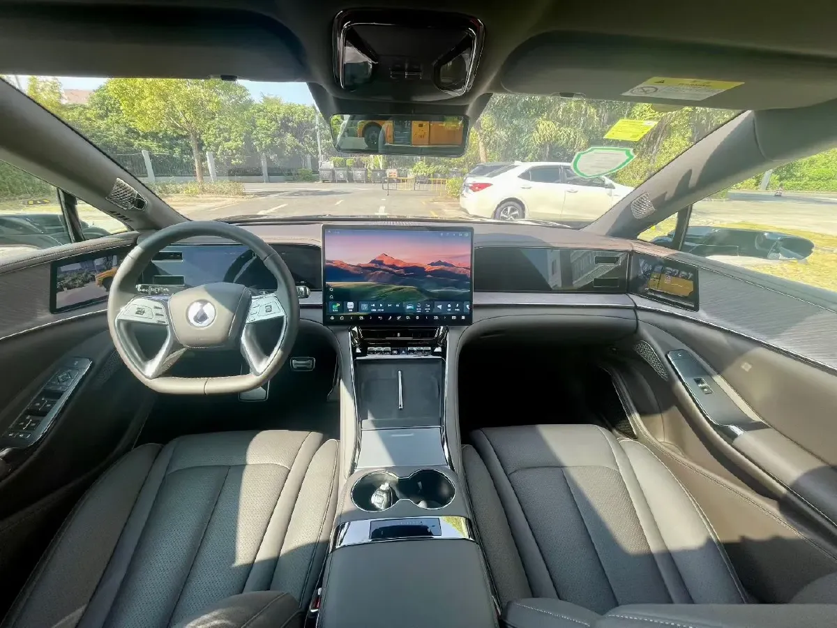 2024 Denza DenzaZ9 2.0T 207HP L4 E-CVT PHEV 38.5KWH,autocango,china used car exporter,china ev exporter,chinese used car exporter,chinese used ev exporter