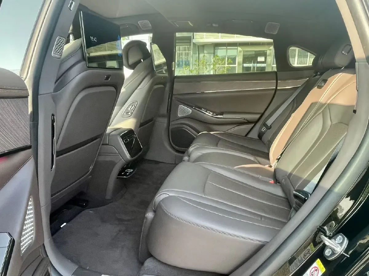 2024 Denza DenzaZ9 2.0T 207HP L4 E-CVT PHEV 38.5KWH,autocango,china used car exporter,china ev exporter,chinese used car exporter,chinese used ev exporter