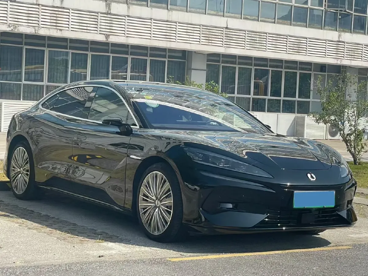 2024 Denza DenzaZ9 2.0T 207HP L4 E-CVT PHEV 38.5KWH,autocango,china used car exporter,china ev exporter,chinese used car exporter,chinese used ev exporter