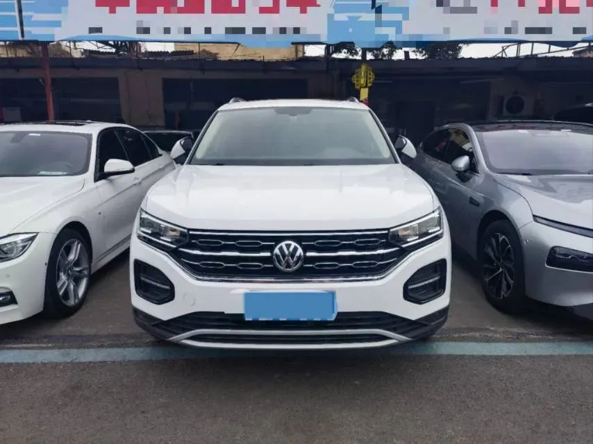 2019 Jeep Cherokee 2.0T 234HP L4 9AT,autocango,china used car exporter,china ev exporter,chinese used car exporter,chinese used ev exporter
