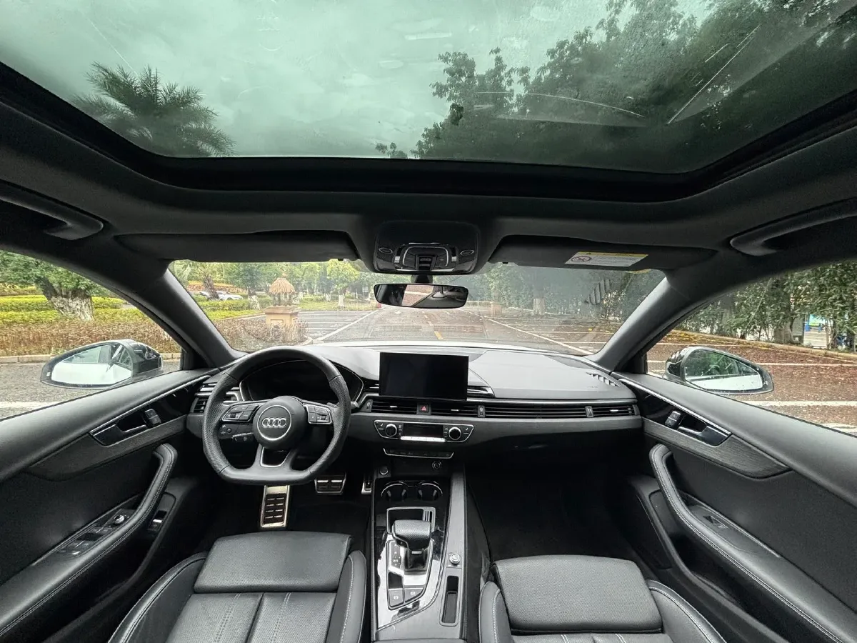 2023 Audi A4L 2.0T 190HP L4 7DCT,autocango,china used car exporter,china ev exporter,chinese used car exporter,chinese used ev exporter