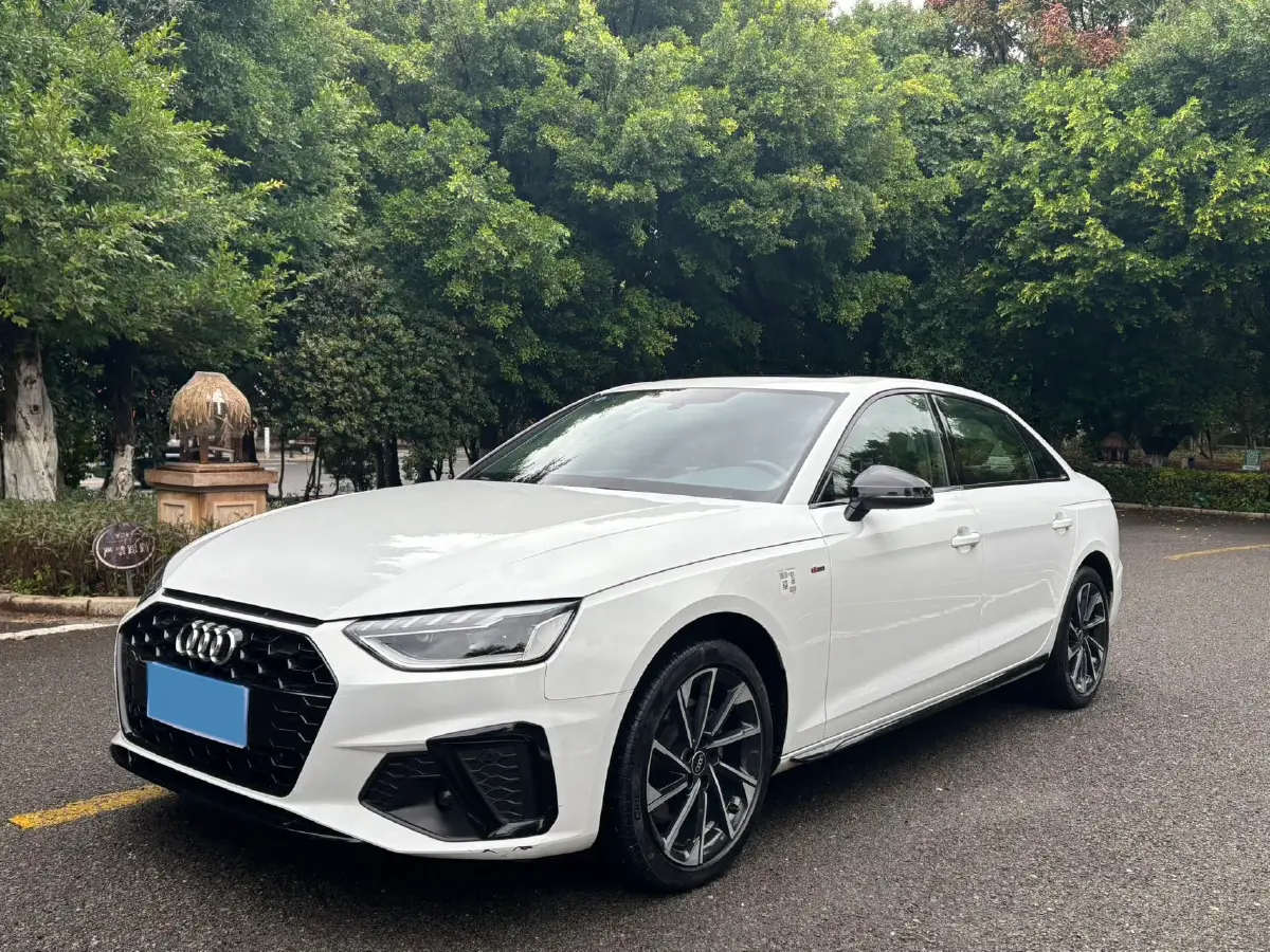 2023 Audi A4L 2.0T 190HP L4 7DCT