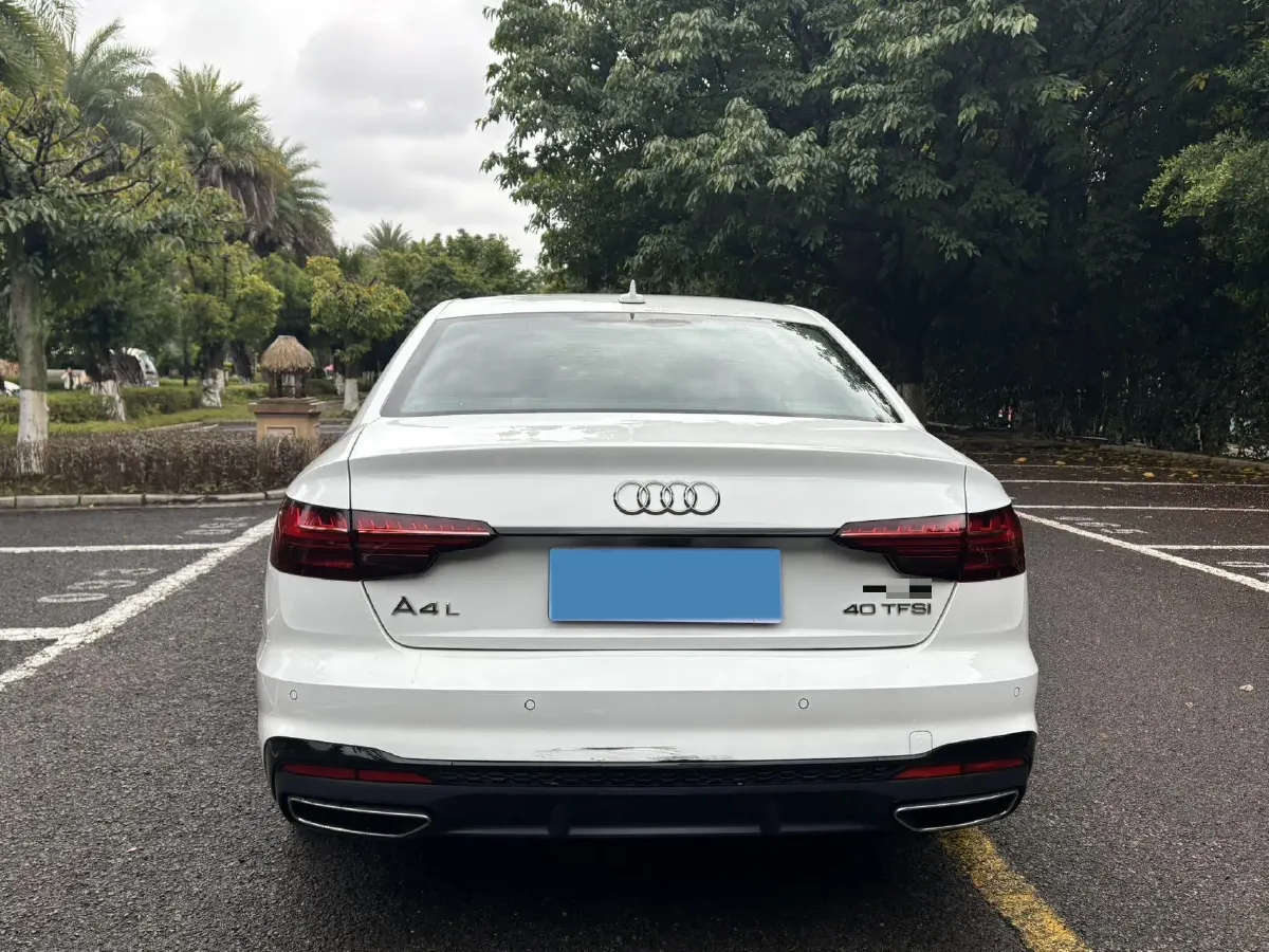 2023 Audi A4L 2.0T 190HP L4 7DCT,autocango,china used car exporter,china ev exporter,chinese used car exporter,chinese used ev exporter
