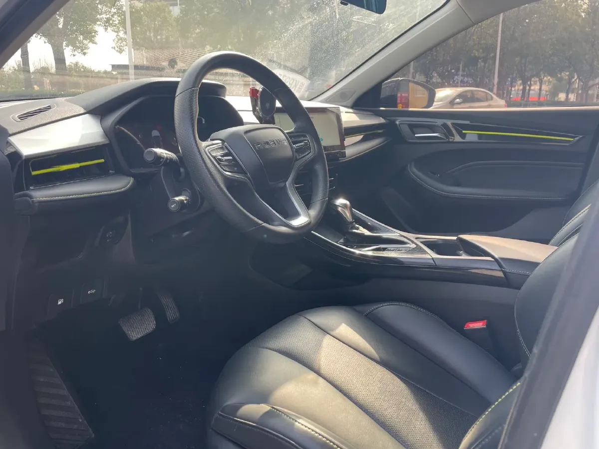 2021 Roewe i5 1.5L 120HP L4 CVT,autocango,china used car exporter,china ev exporter,chinese used car exporter,chinese used ev exporter