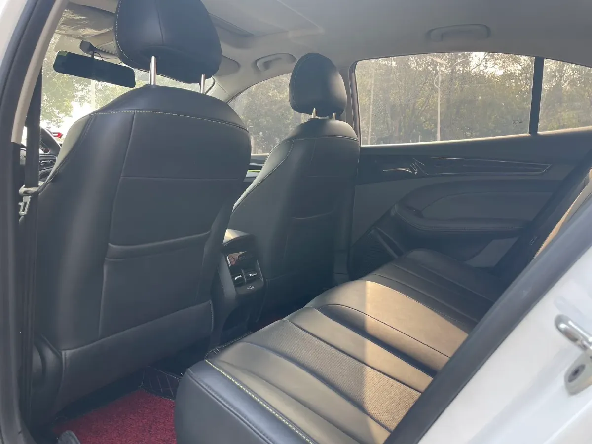 2021 Roewe i5 1.5L 120HP L4 CVT,autocango,china used car exporter,china ev exporter,chinese used car exporter,chinese used ev exporter