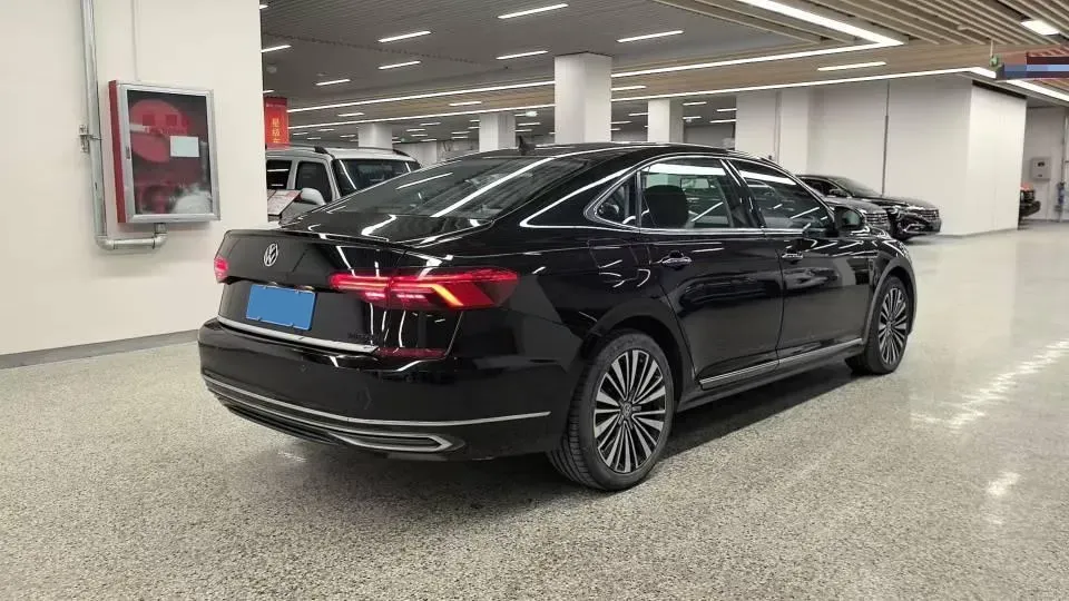 2020 Volkswagen Passat 2.0T 220HP L4 7DCT,autocango,china used car exporter,china ev exporter,chinese used car exporter,chinese used ev exporter