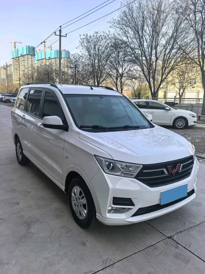 2021 WuLing HongGuang 1.5L 99HP L4 6MT,autocango,china used car exporter,china ev exporter,chinese used car exporter,chinese used ev exporter