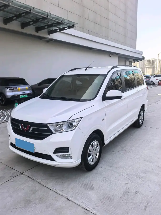 2021 WuLing HongGuang 1.5L 99HP L4 6MT