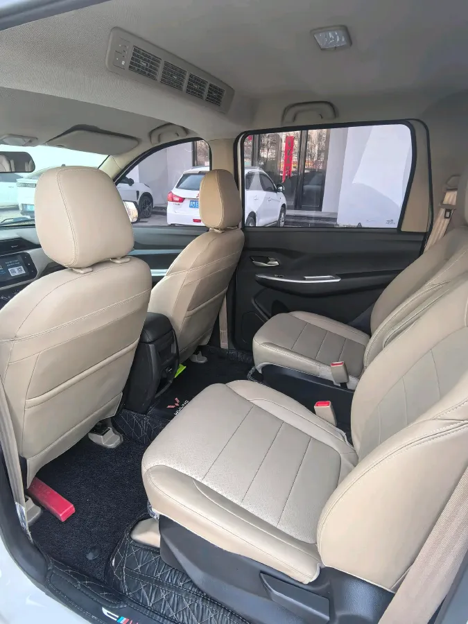 2021 WuLing HongGuang 1.5L 99HP L4 6MT,autocango,china used car exporter,china ev exporter,chinese used car exporter,chinese used ev exporter