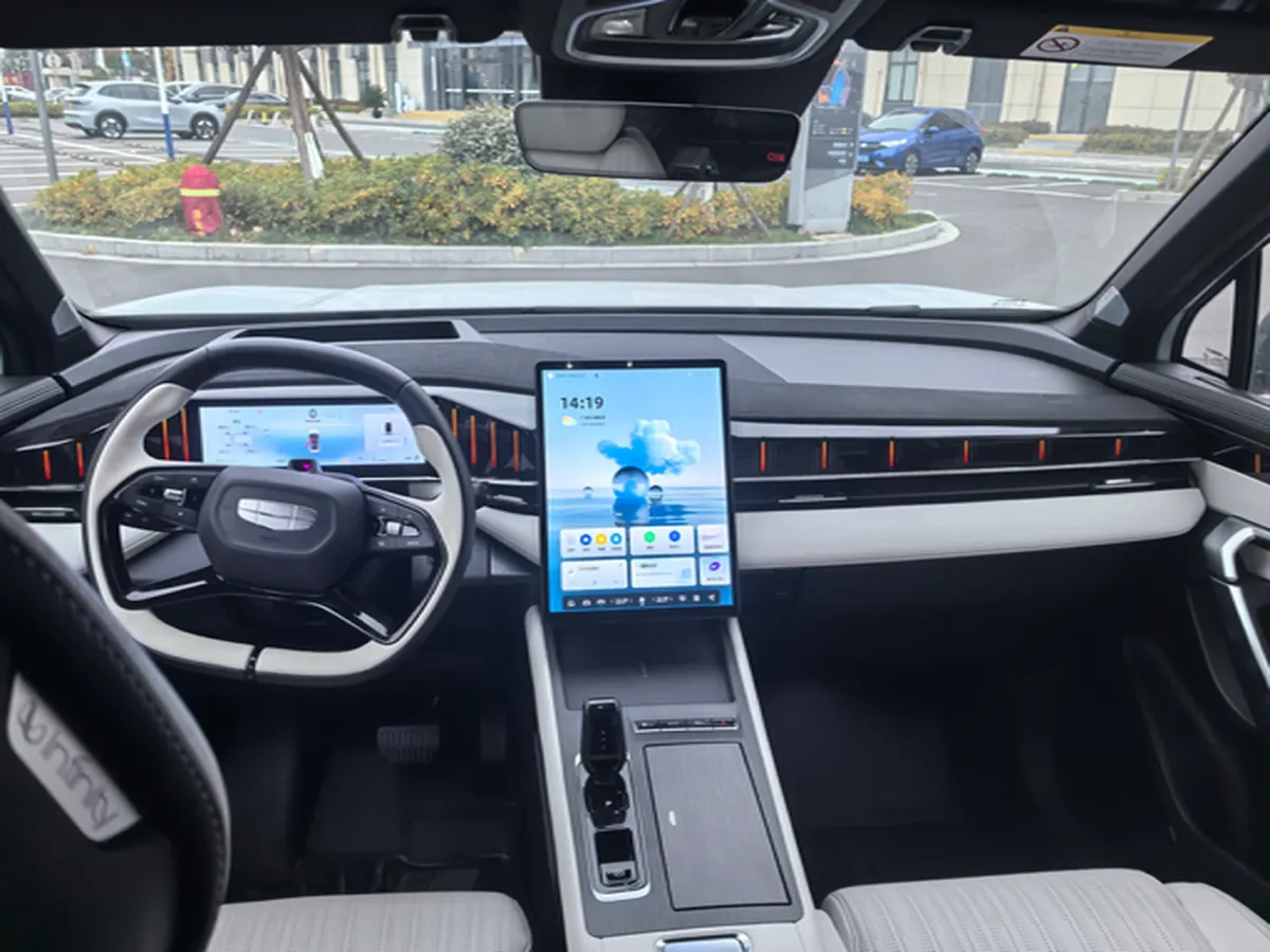 2024 Geely StarRay 2.0T 218HP L4 7DCT,autocango,china used car exporter,china ev exporter,chinese used car exporter,chinese used ev exporter