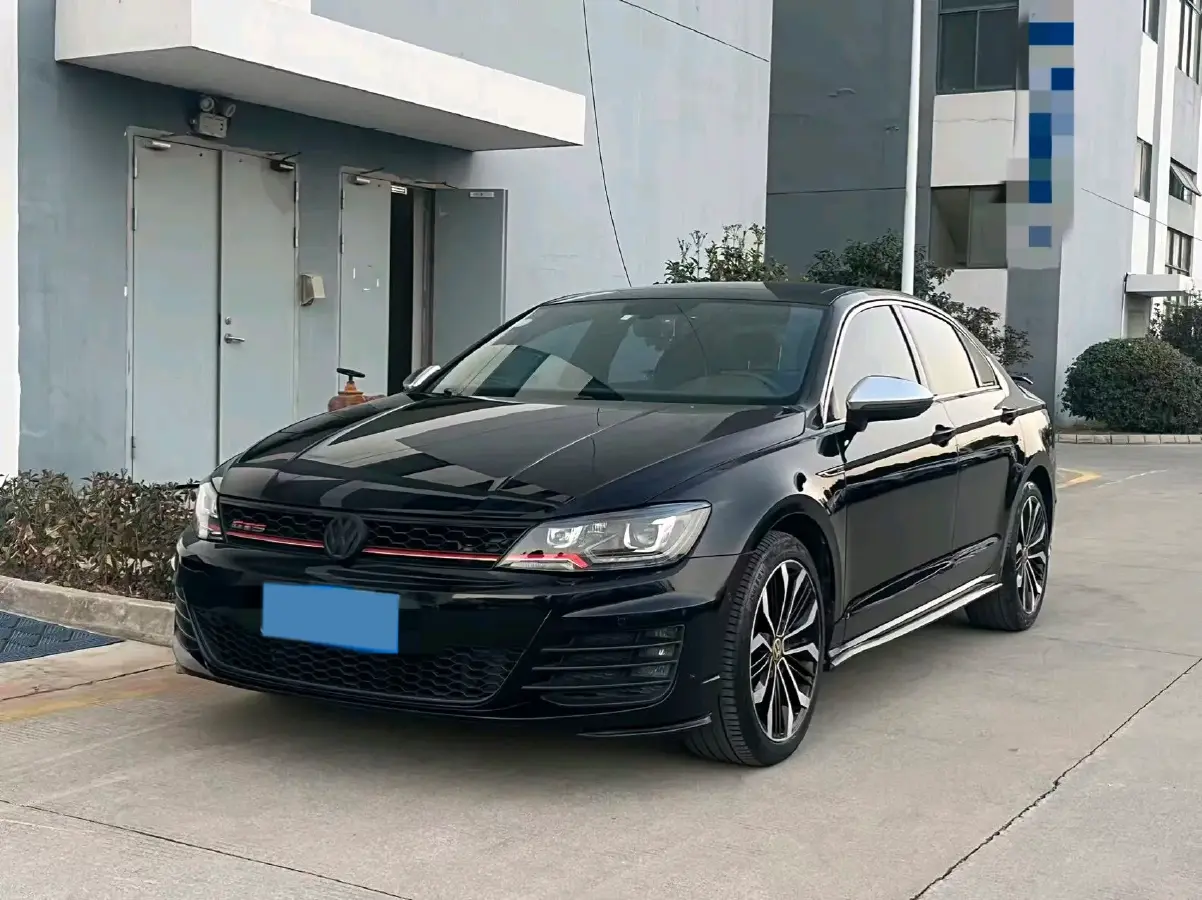 2017 Volkswagen Lamando 2.0T 220HP L4 7DCT