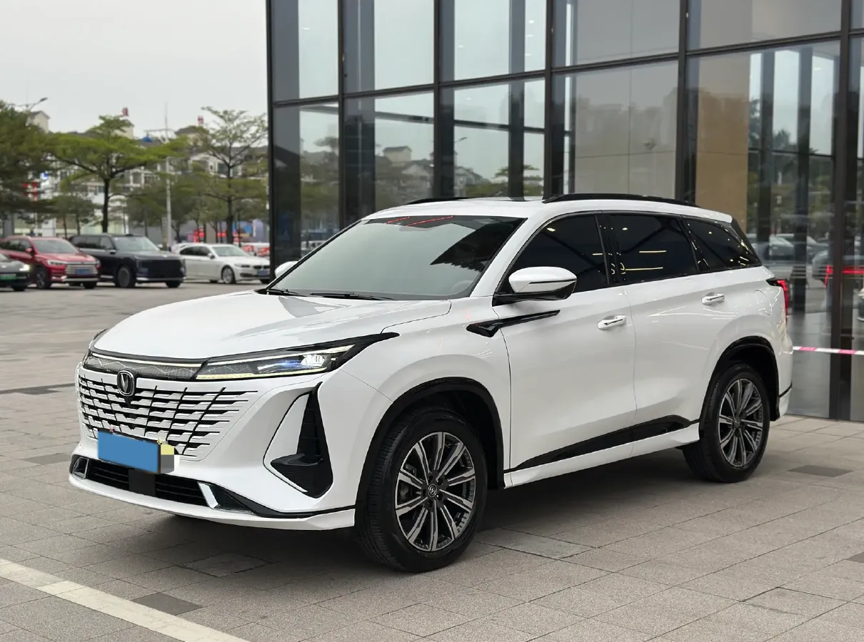 2023 ChangAn CS75 Plus 1.5T 188HP L4 8AT,autocango,china used car exporter,china ev exporter,chinese used car exporter,chinese used ev exporter