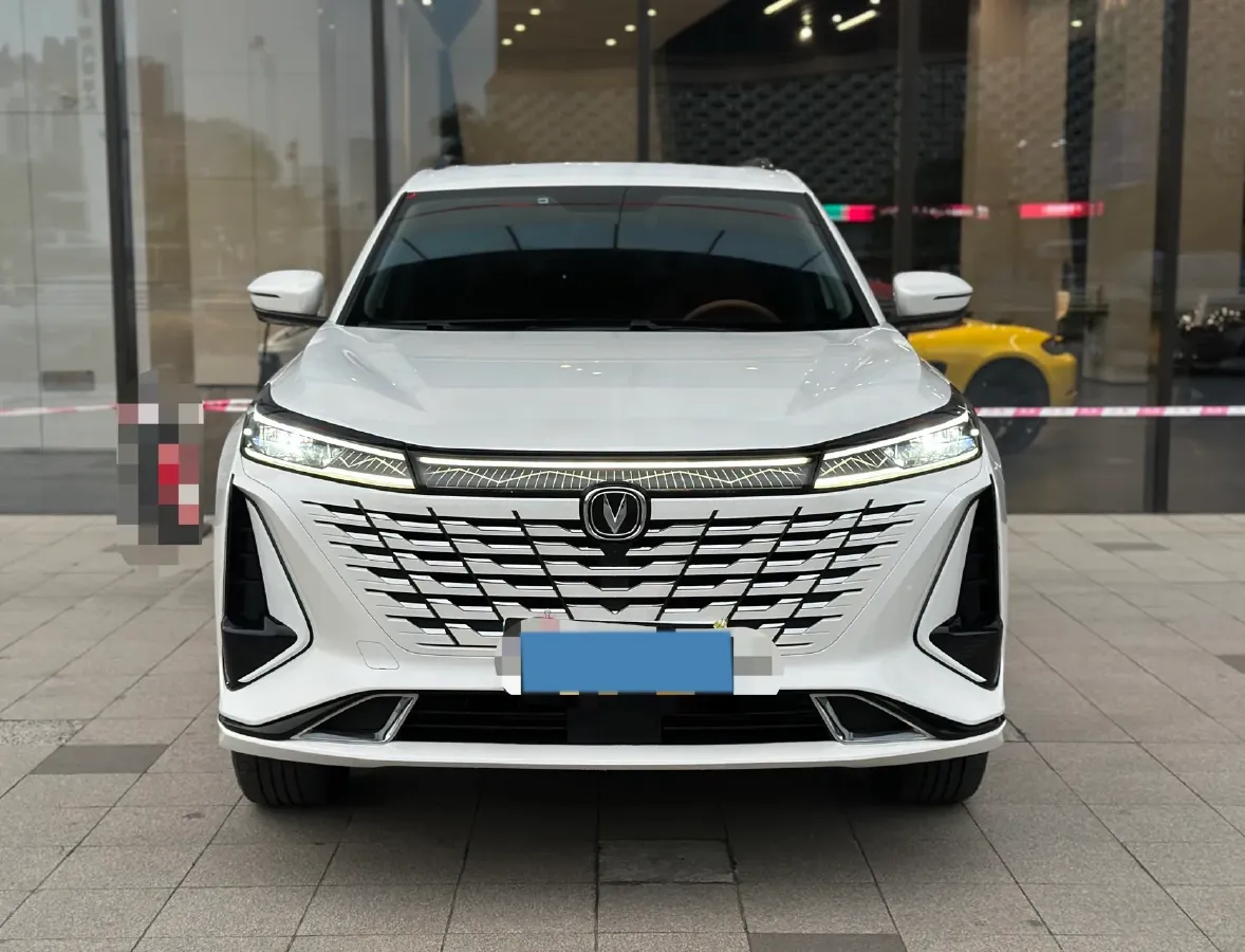 2023 ChangAn CS75 Plus 1.5T 188HP L4 8AT,autocango,china used car exporter,china ev exporter,chinese used car exporter,chinese used ev exporter