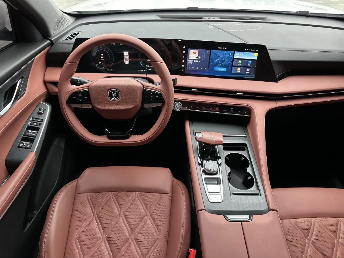 2023 ChangAn CS75 Plus 1.5T 188HP L4 8AT,autocango,china used car exporter,china ev exporter,chinese used car exporter,chinese used ev exporter